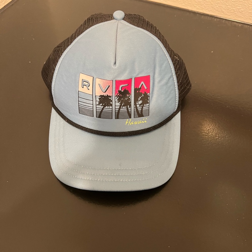 Women’s RVCA hat in GUC adjustable trucker hat